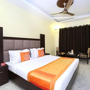 3* Hotel Super Capital O Royal